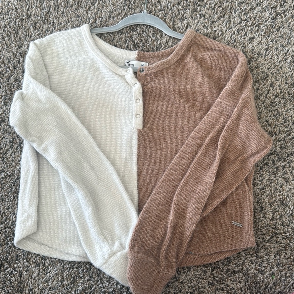 Hollister sweater